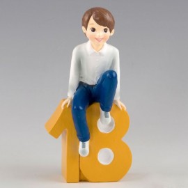 Figurine pour Gâteau 18ème Anniversaire Garçon Assis