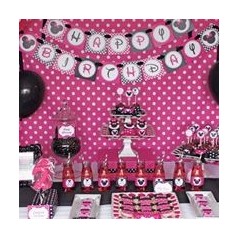 Un candybar sur le thème de Minnie – fête anniversaire de Lina de 2 ans