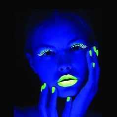 Maquillage Fluorescent UV